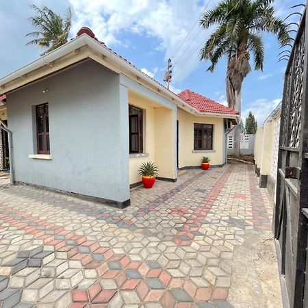 Silent Home Dar es Salaam Ngoại thất bức ảnh